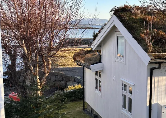 Det Lille Huset I Slipveien Bud